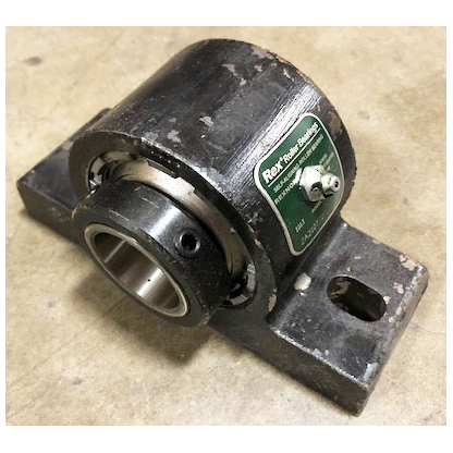 Crusher inboard steel pillow block